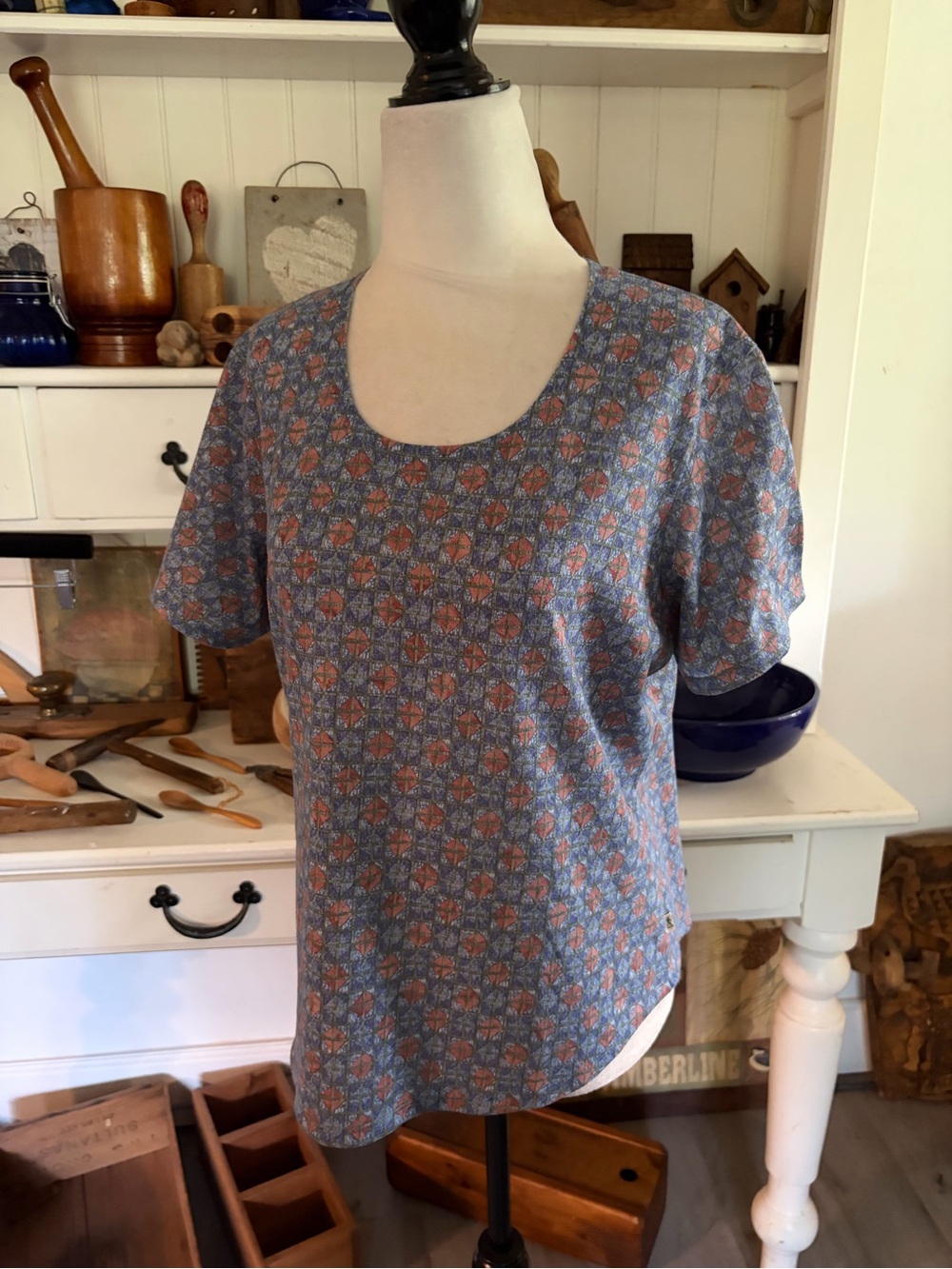 Royal Robbins Womens Blue Floral Scoop Neck Top